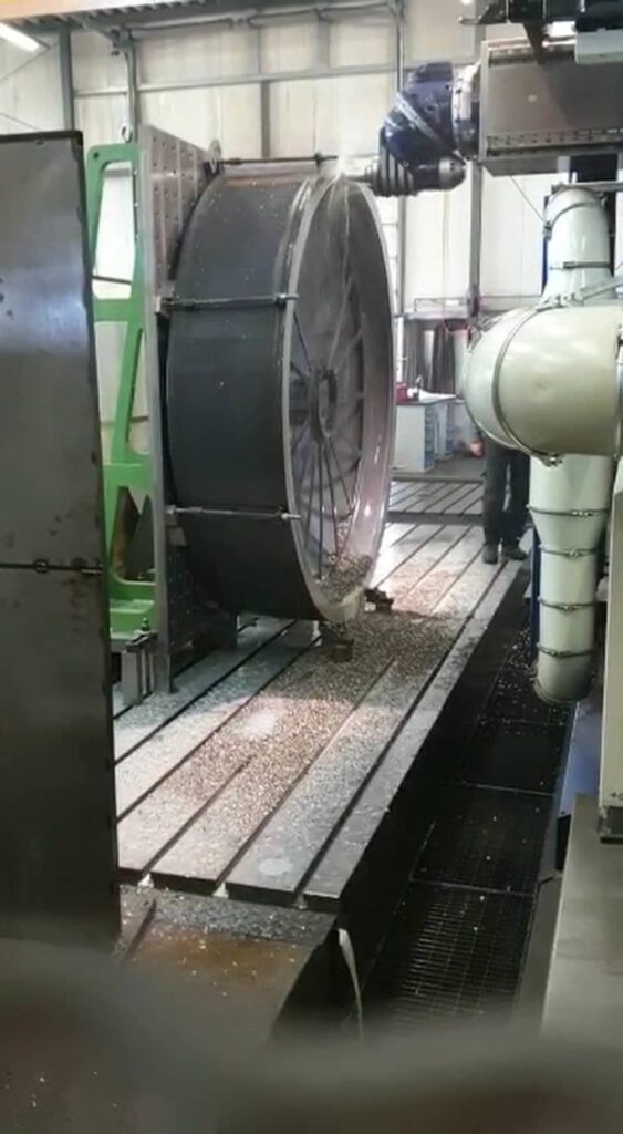 hr-ueberdimensionale-bauteile-8